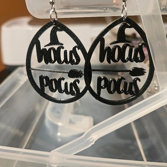 Hocus Pocus Black Earrings - Picture 2 of 3